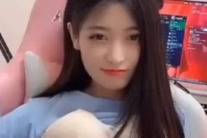 夜微凉,抖音月月大。 快手上的小姐姐真不少。