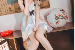 超人气小仙女的疯猫写真合集,这个小姐姐有点可爱。