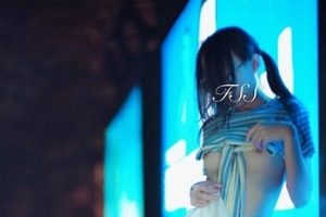 最新某推人气超级火爆有尺度高颜值本土美女【极品】露出女神（FSS冯珊珊）最新稀缺散播合集[173v-21.5G]