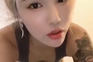 《梦楠：斗鱼主播兼秀人网模特，高颜值、好身材、视频作品》