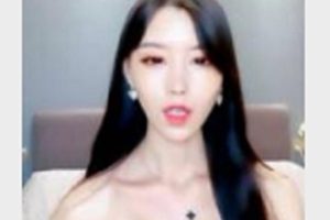 《老阿姨vs凹凸魔鬼身材：重口味的1.4GB约P爱恋慰藉缺母爱》