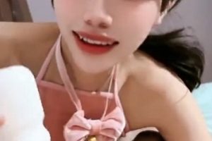 1V+408M睡着后被偷偷放飞自我的合租女同事吃鸡强上，7Z双层压缩，总时长21分，百度盘免费下载！