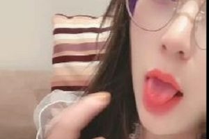 烧嫩女神：比基尼热辣，销魂一抹！