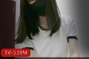 诱惑白丝系列扣扣传媒锅锅酱妹子身材白絲皮肤1V539M无保护表演人工熊