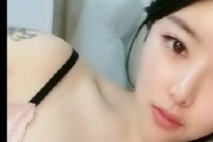 高颜值御姐nanaa女主播的2.4G直播视频