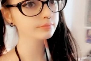 高颜值混血小姐姐_HoneyMomo作品合集