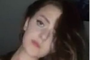 古力娜扎和迪丽热巴的侧脸和正脸照片