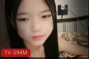 火爆自拍视频：无敌光“阴”妹子互动怀里玩棍子用嘴道具1V-596M-时长53分