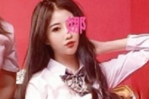 商品雅典娜娜私拍美脚烧鸡吃瓜瑜伽视频，一览无余，v+2G，百度盘