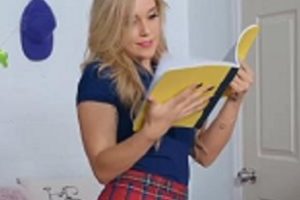 自由国最新8V-10.3G丝袜合集，kalirose领衔，包含小姐姐、团建黑人等经典作品，舞蹈演员菊精彩表演！