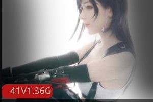 猫女王的日常：中年美女姐姐直播秀，41套1.36G资源，携手老公带货丝袜厂商