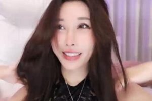 Peeggy-fun：身材劲爆，光“阴”尤物，强力喷S，透明服装舞蹈，特写镜头，超级S