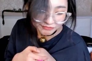 想要一睹主播的扫货技巧和直播魅力，不妨下载这个17V+40G+的精选扫货大合集，让自己在直播自娱自乐中得到满足！