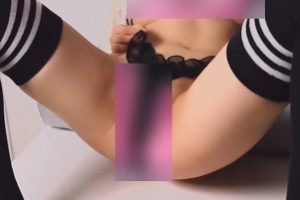 留学生百度盘高清玩铁佳片合集30V11G，完美肌肤与大长腿的激烈碰撞