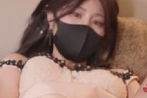 快手甜美娜娜最新合集4V1.1G，心之钢体验，后花园自拍