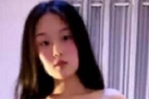 优质颜值美女下水表演合集1V1G，好友互动精彩瞬间