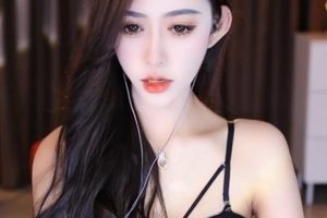 长腿兮兮虎牙热辣合集10部3.5G十一月新作